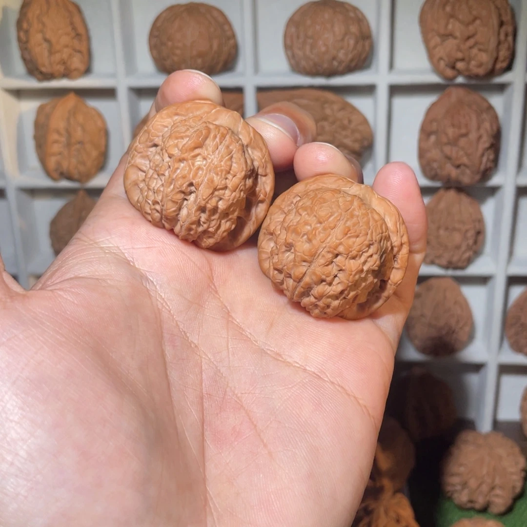 文玩核桃把件36全品血麒麟