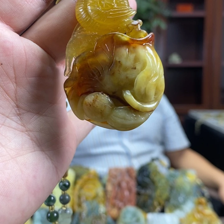 未镶嵌蛇纹石玉颈饰