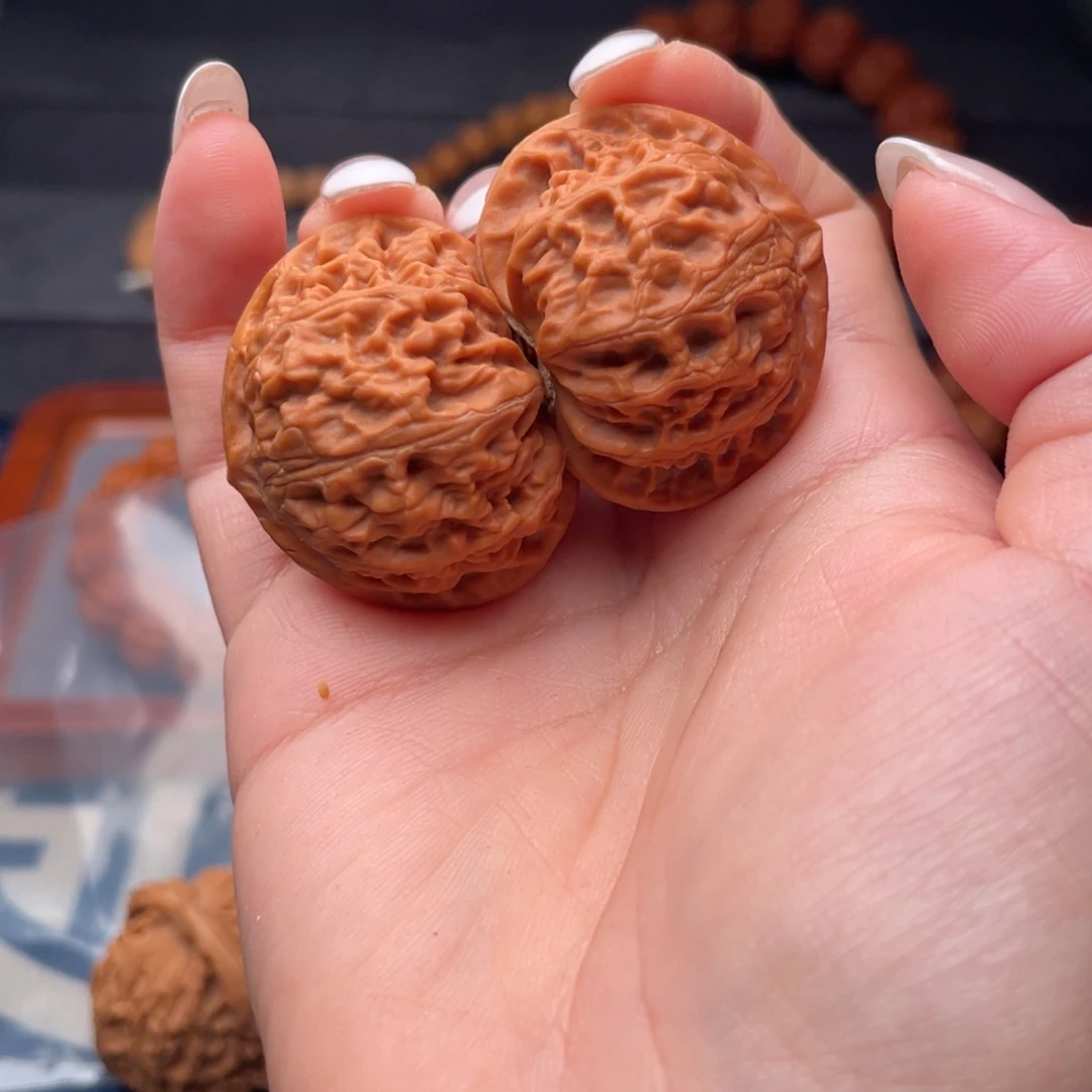 张***鹏文玩核桃吊坠桃核核桃