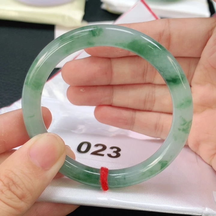 翡翠手镯未镶嵌缅甸圆52