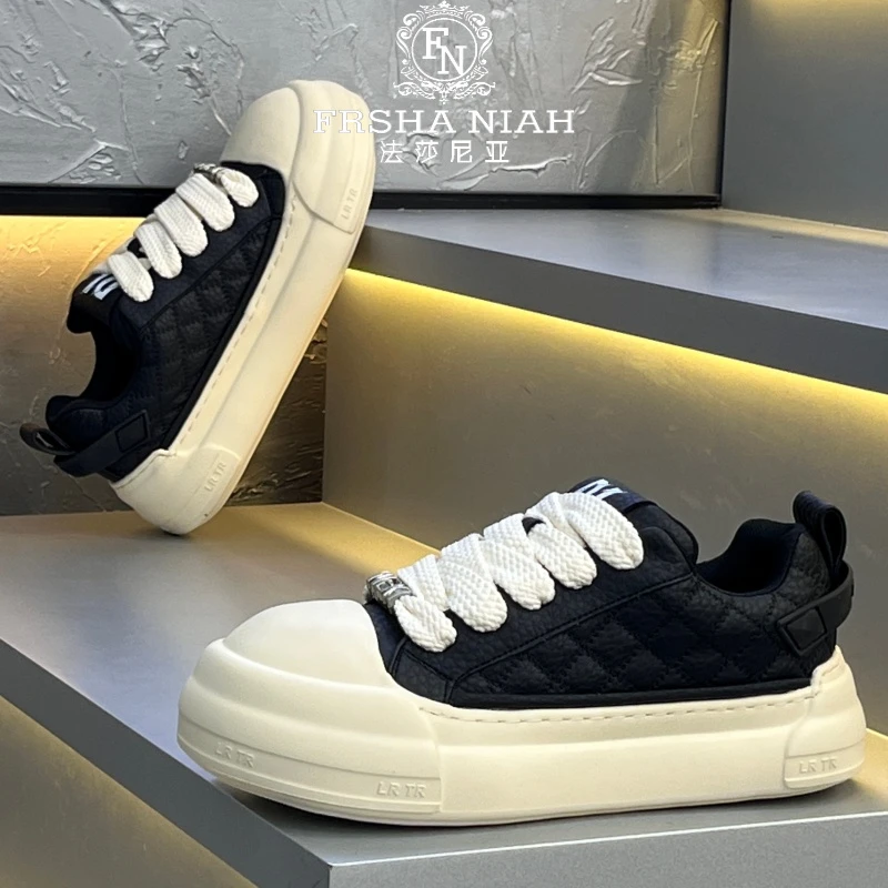 法莎尼亚简约软底板鞋时尚防滑耐磨百搭男鞋新款干净痞帅休闲潮鞋