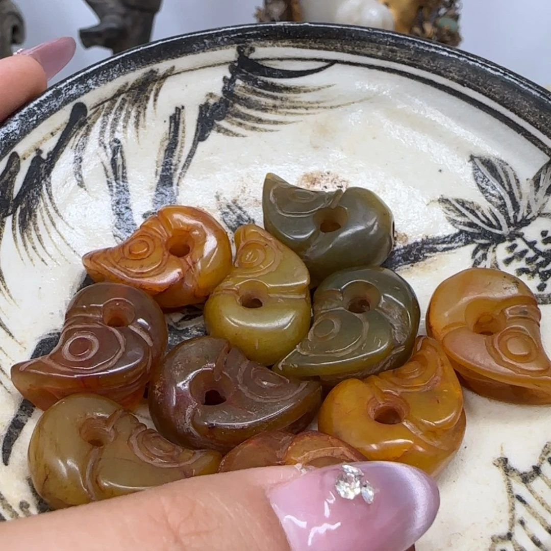 瓷片，，，，，，，，，，，，，，