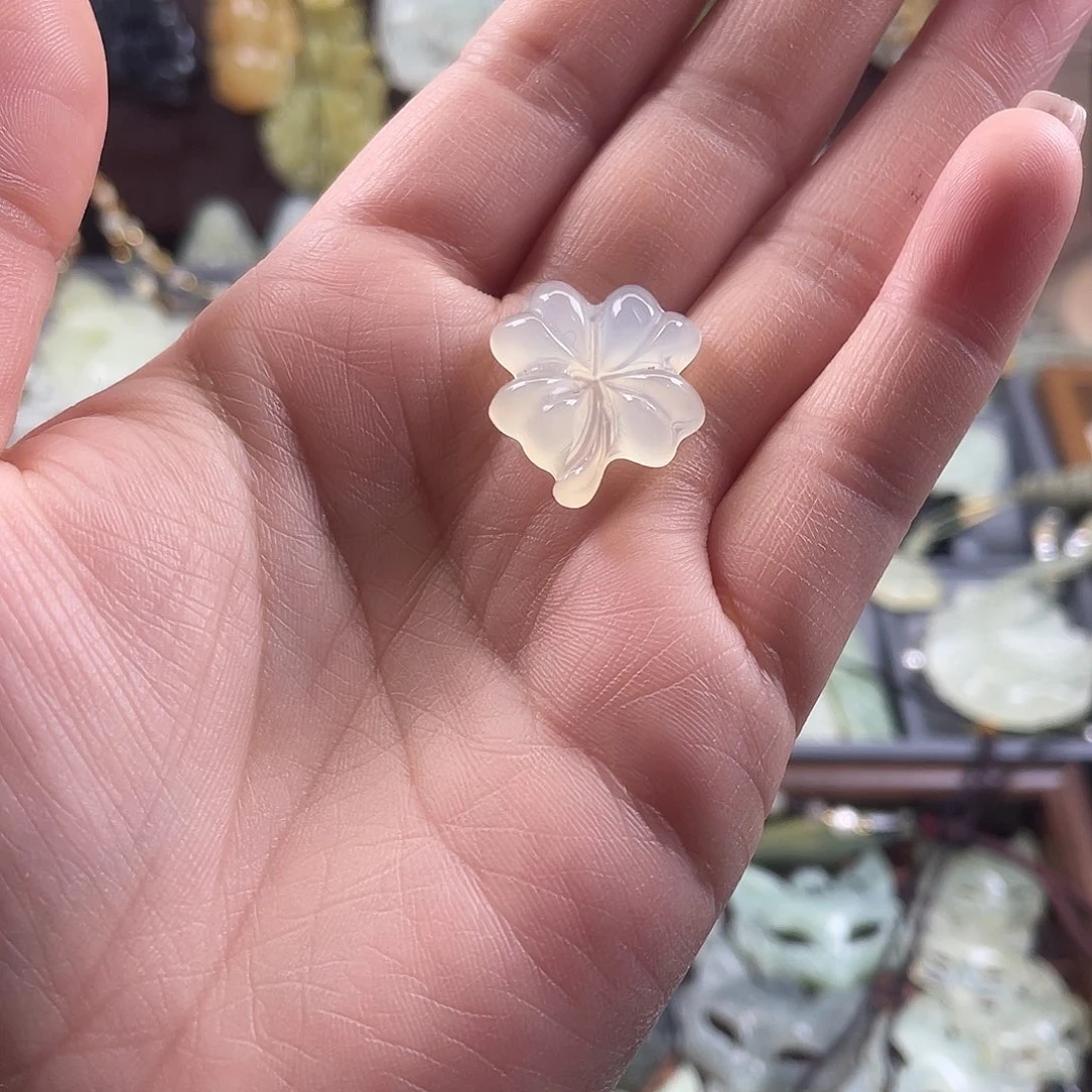 岫玉未镶嵌吊坠(赠链)