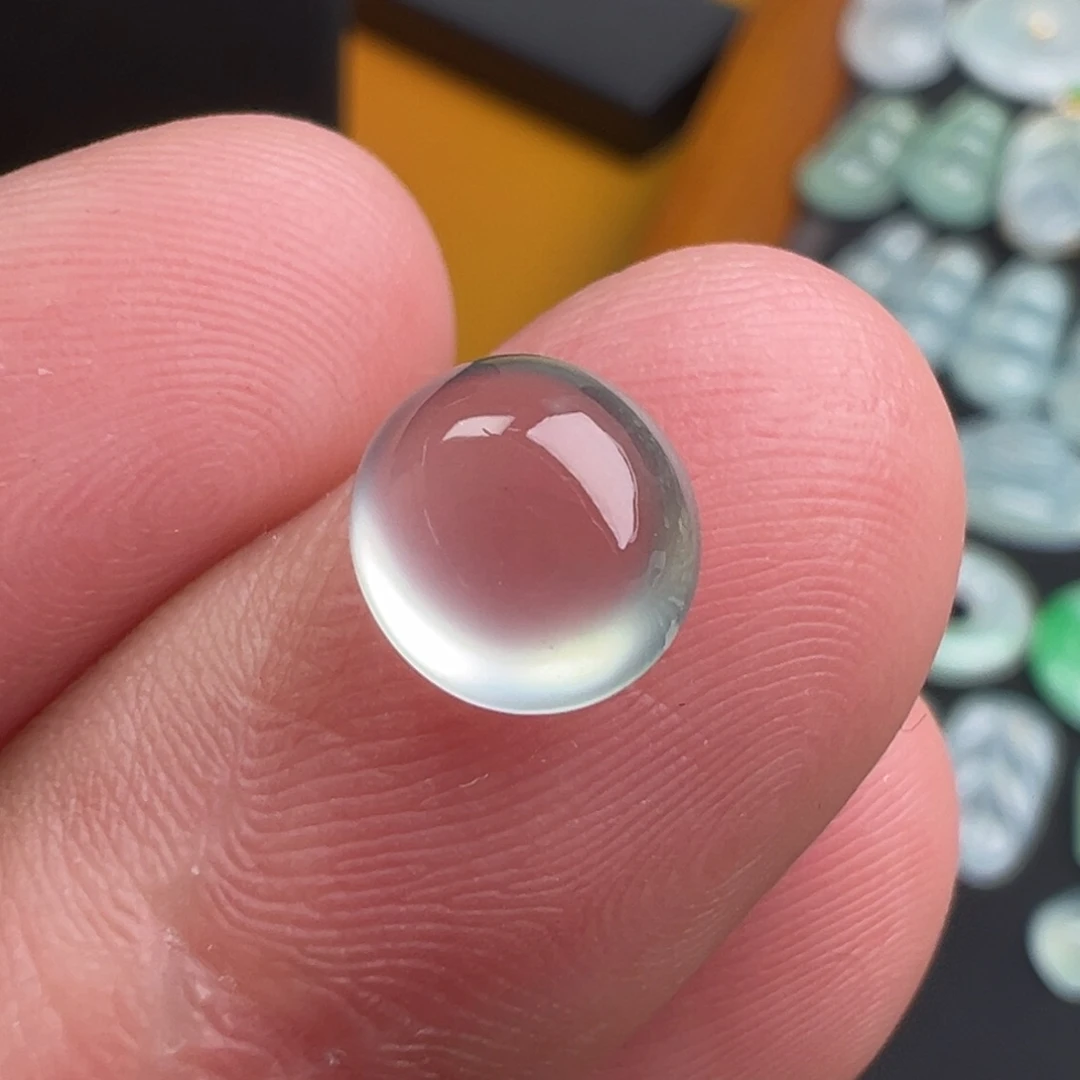 翡翠颈饰未镶嵌蛋面8.3