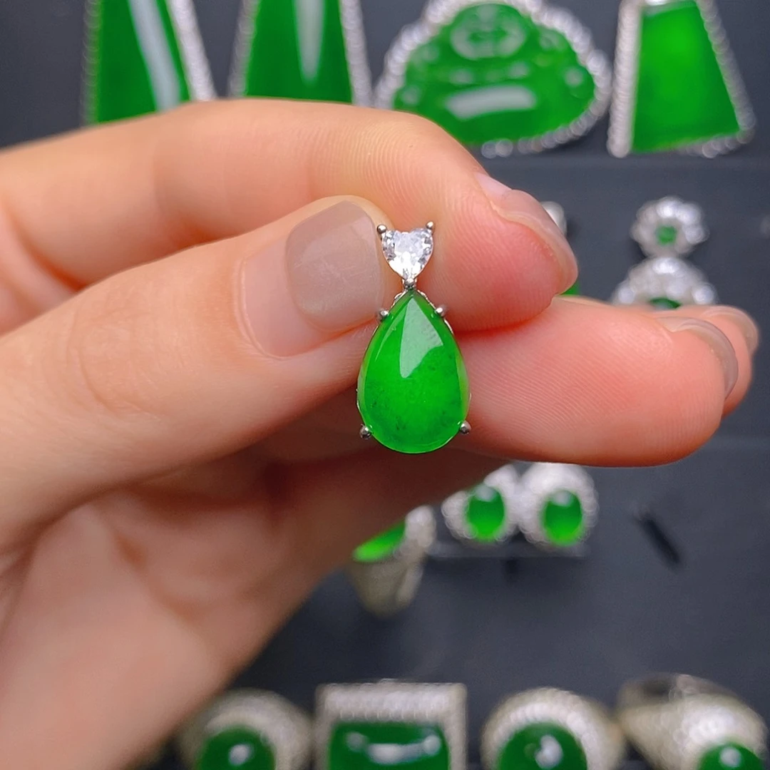 翡翠未镶嵌颈饰吊坠