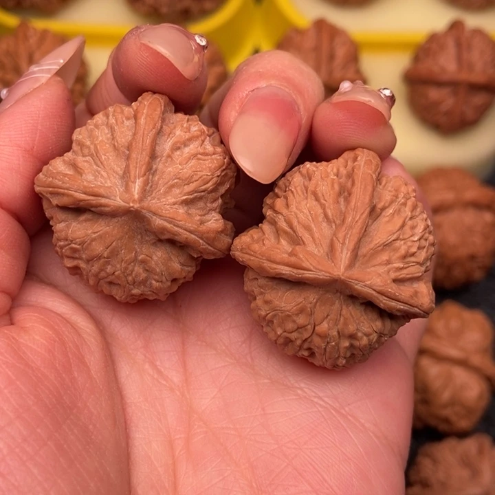 文玩核桃把件╭****╮全品金锭三棱