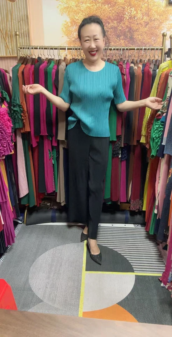 褶皱纯色短袖时尚衫短款衣长56公分