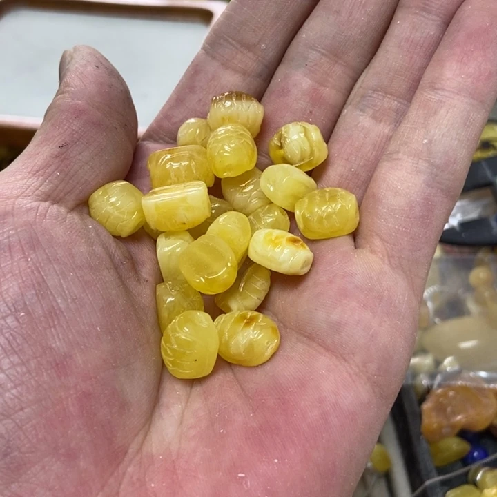 未镶嵌蜜蜡裸石多样性发货2个