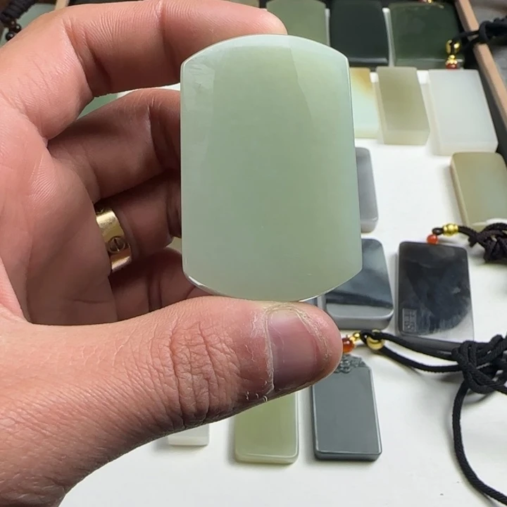 和田玉颈饰未镶嵌L*