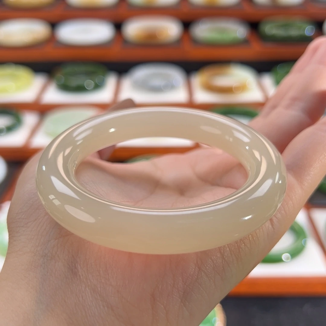 和田玉手镯未镶嵌暖藕粉