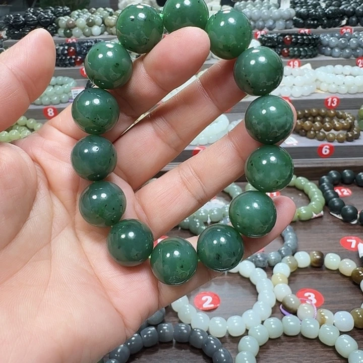 未镶嵌手链和田玉（碧玉）卡16
