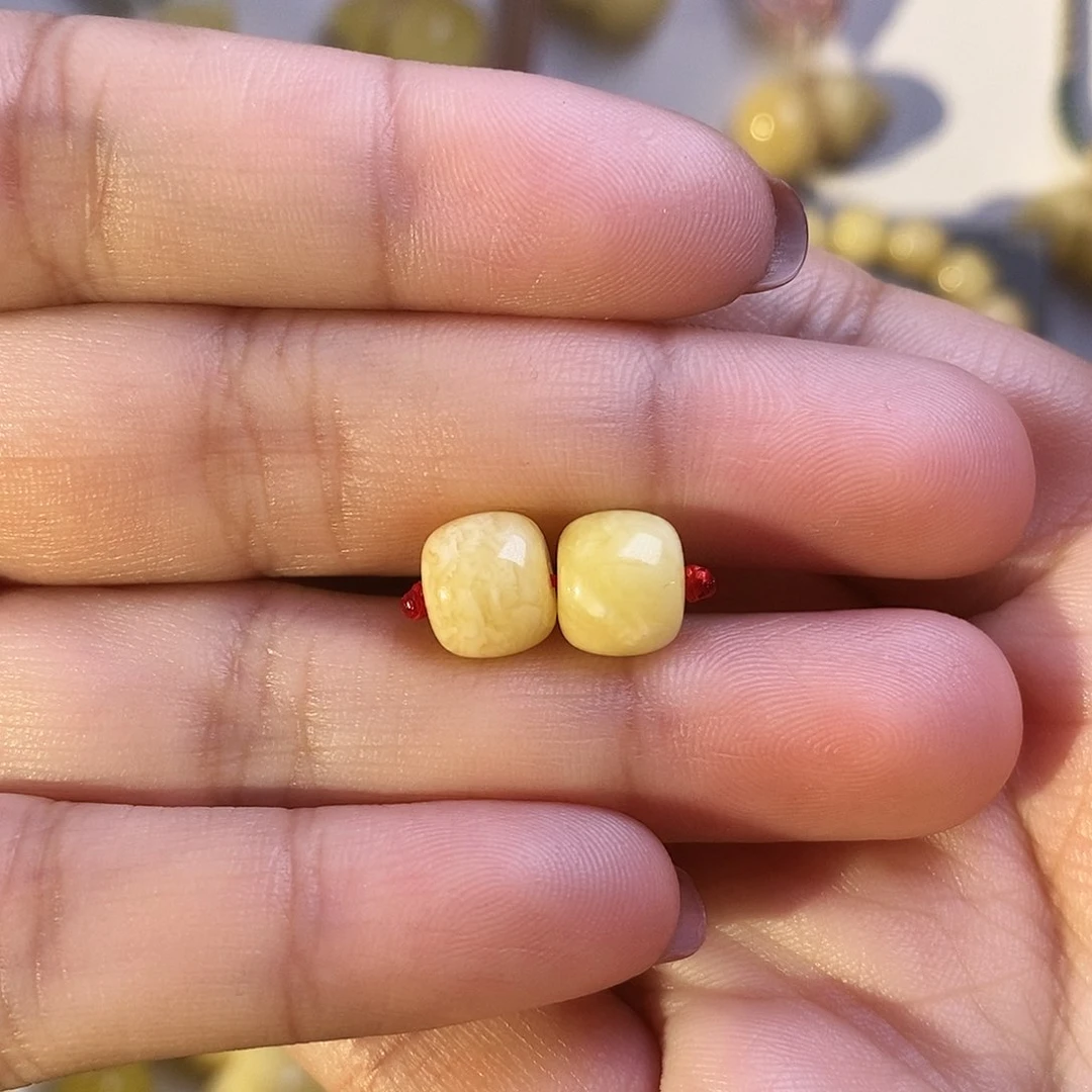 裸石琥珀未镶嵌电****图蜜蜡老型对珠