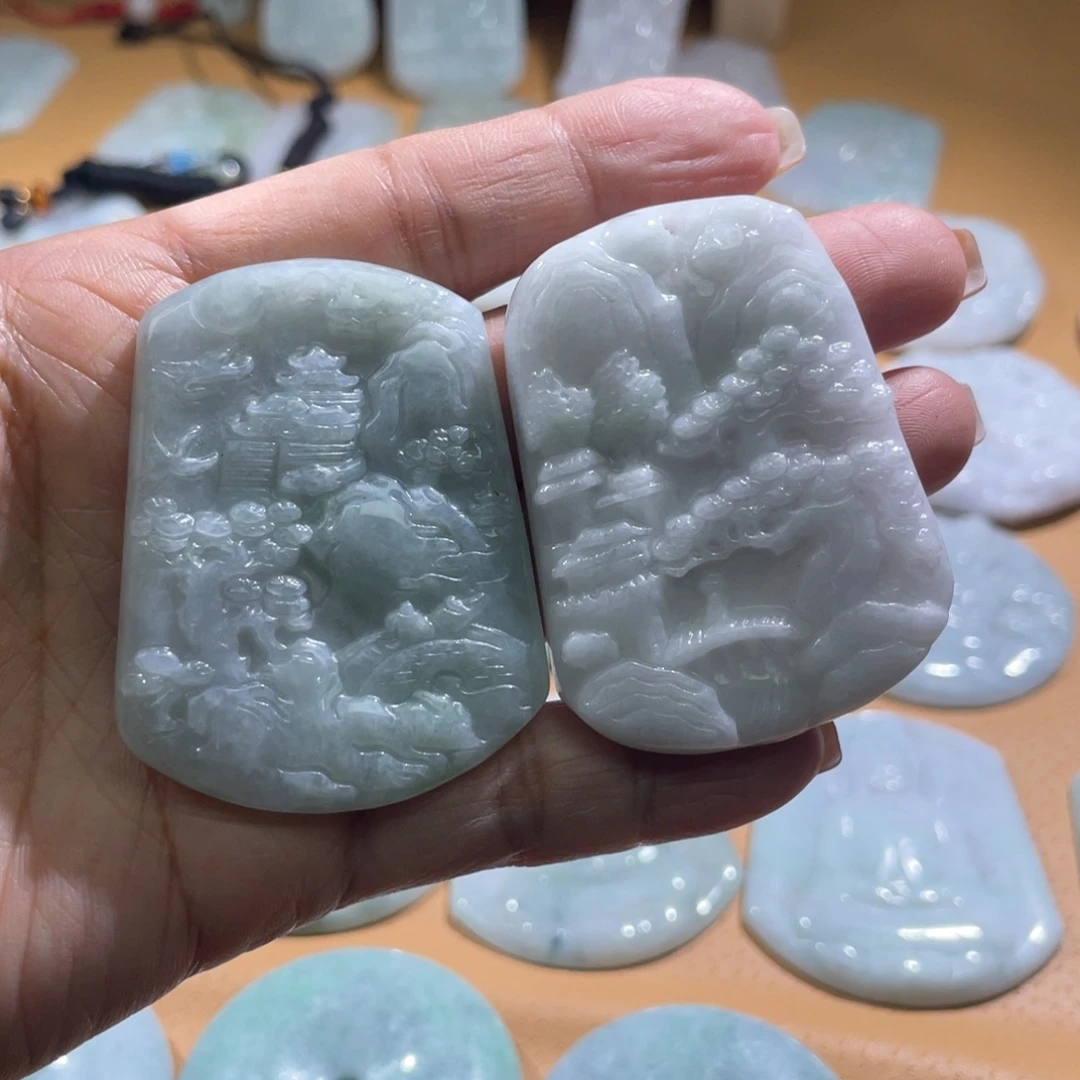 翡翠未镶嵌颈饰山水两个