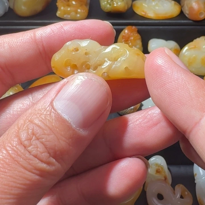 和田玉未镶嵌吊坠(不含链)