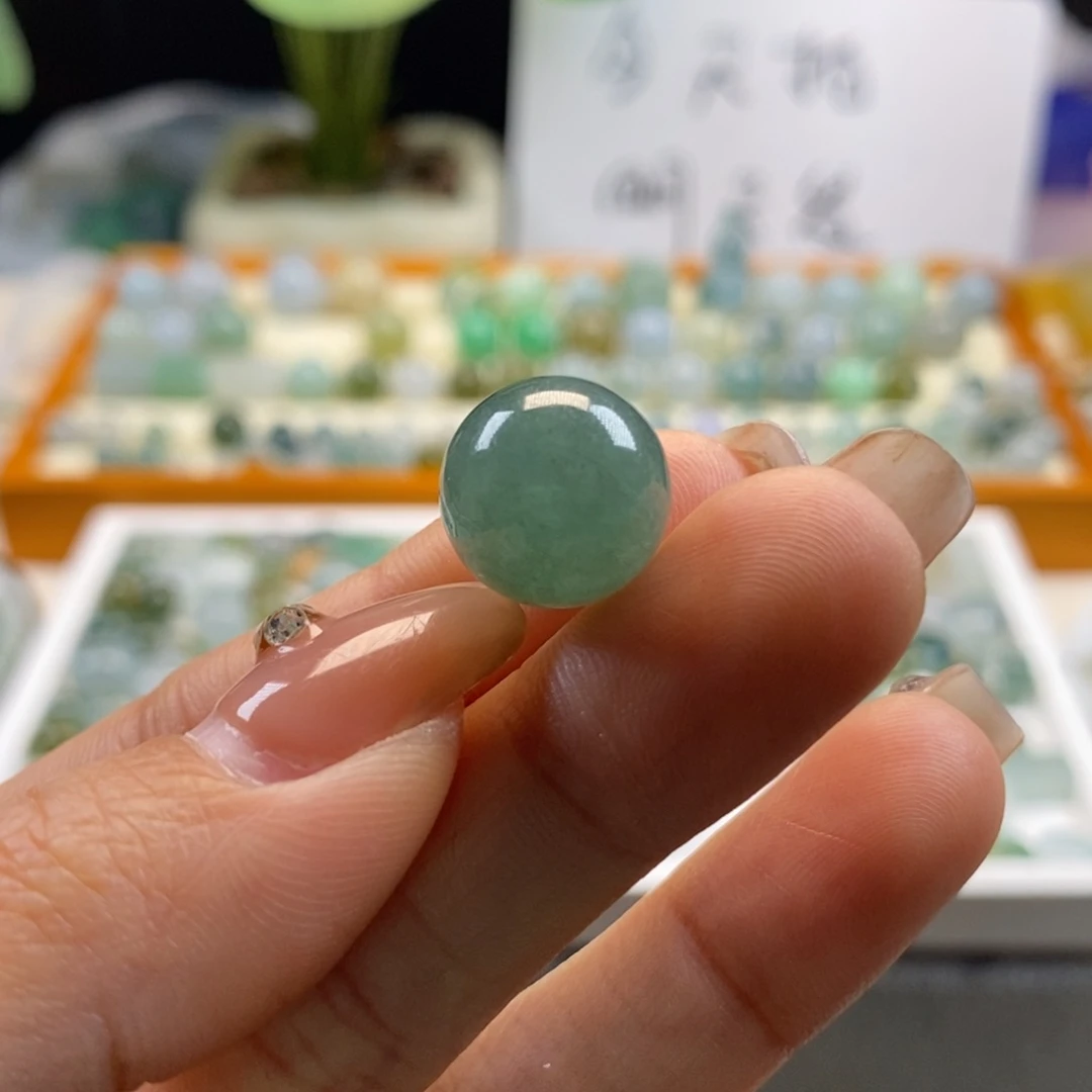 翡翠散珠天然翡翠湖水绿13.1