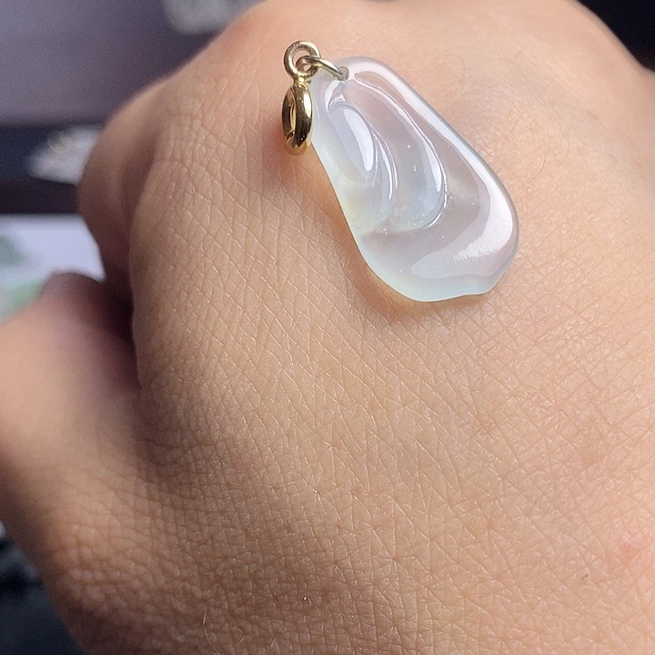 颈饰未镶嵌翡翠花瓣