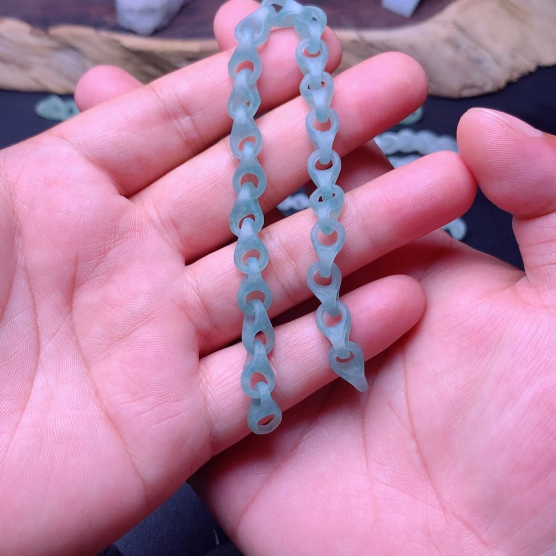 定制翡翠未镶嵌婕**逃手链