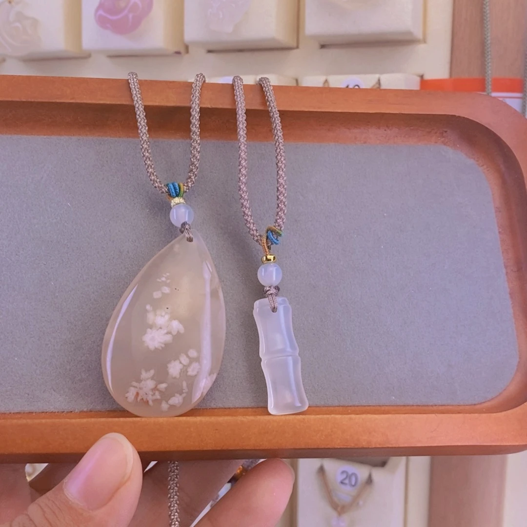 玛瑙/玉髓颈饰未镶嵌