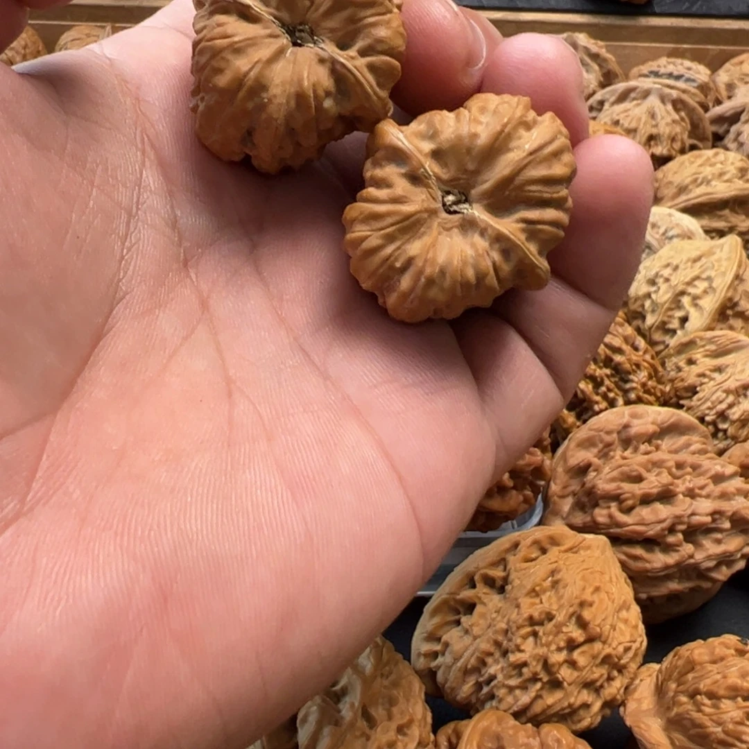 吊坠桃核文玩核桃，平谷凹底
