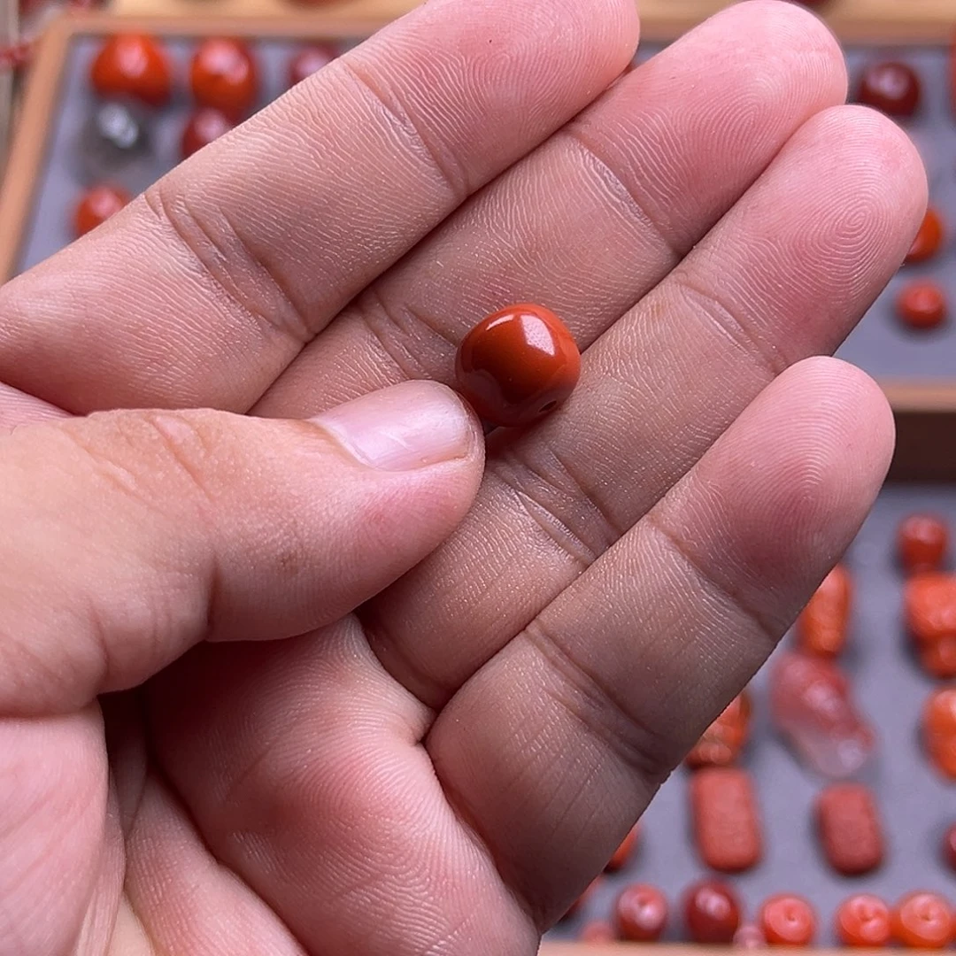 球***爹未镶嵌南红玛瑙珠宝奇石