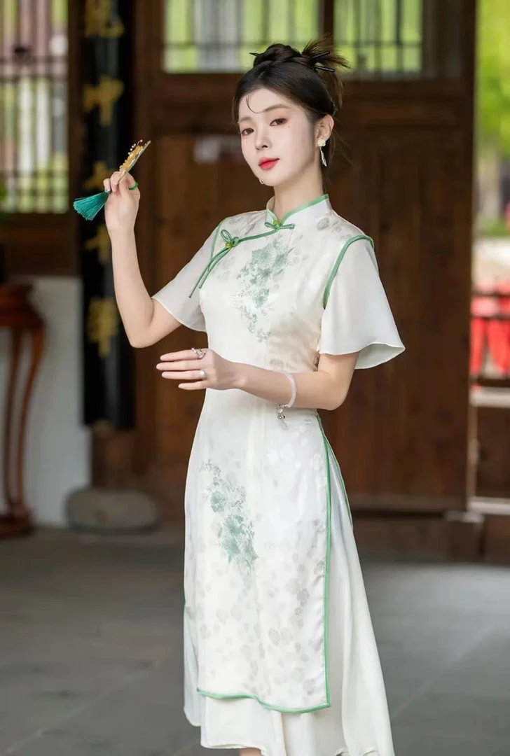 0732 米色 【手捧花】奥戴 旗袍