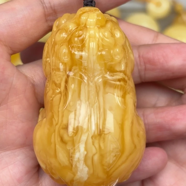 蜜蜡未镶嵌颈饰蜜蜡