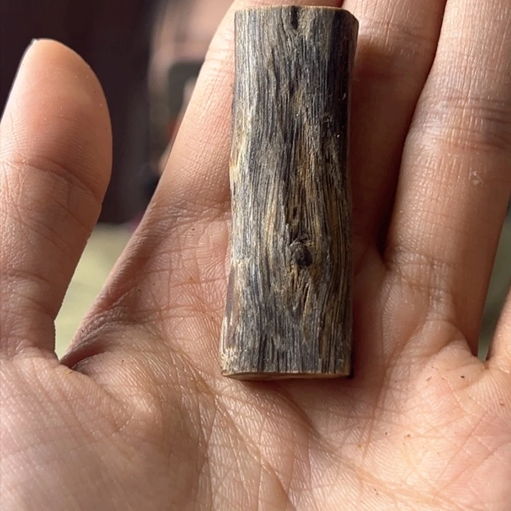 沉香吊坠奇楠沉香吊坠