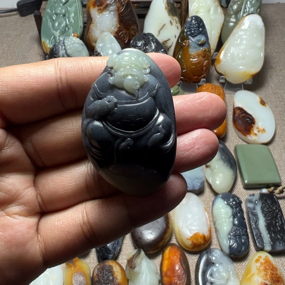 和田玉挂件未镶嵌财神