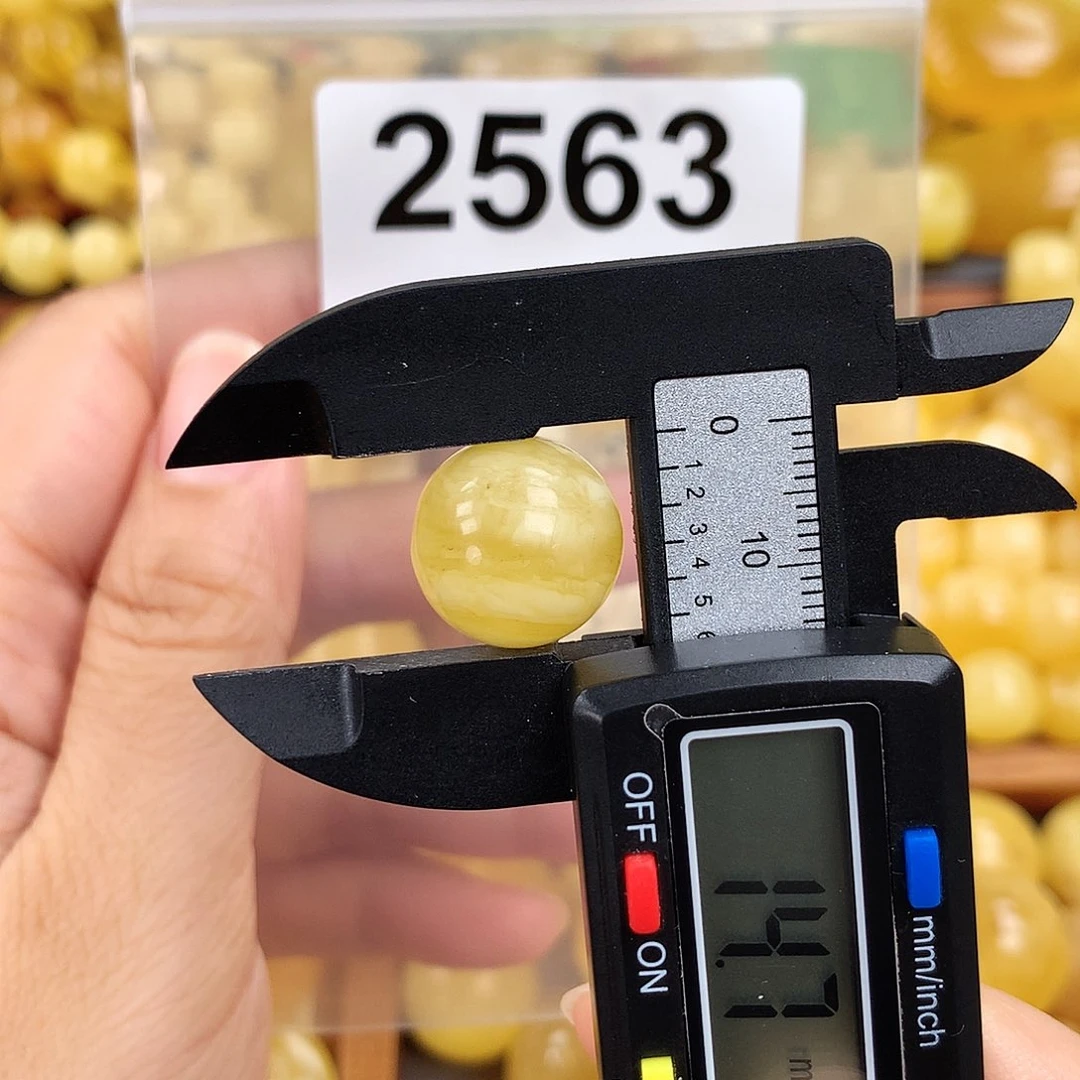 未镶嵌琥珀珠宝奇石