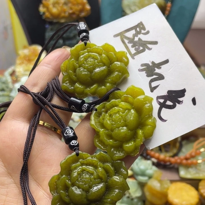 蛇纹石玉合金颈饰