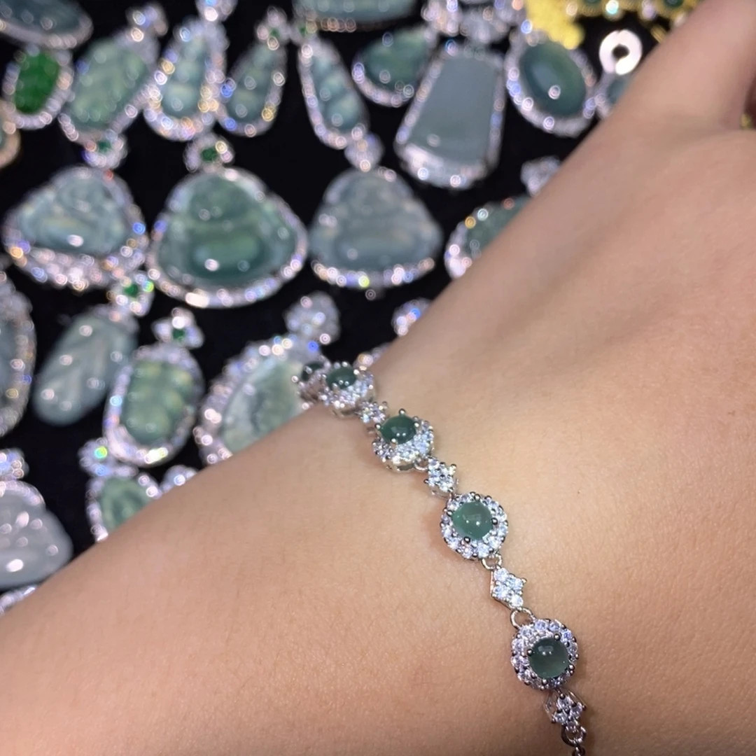 翡翠未镶嵌颈饰我