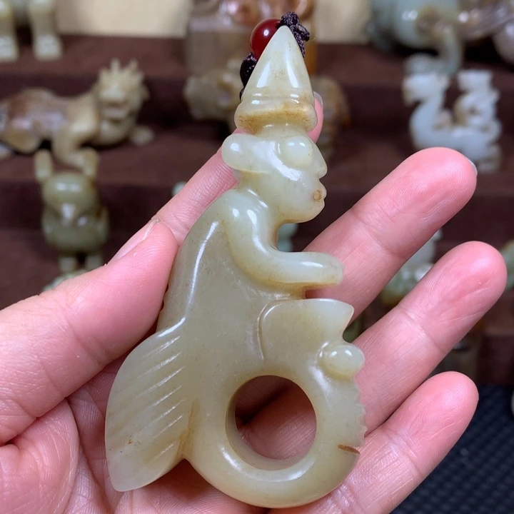 和田玉未镶嵌把件