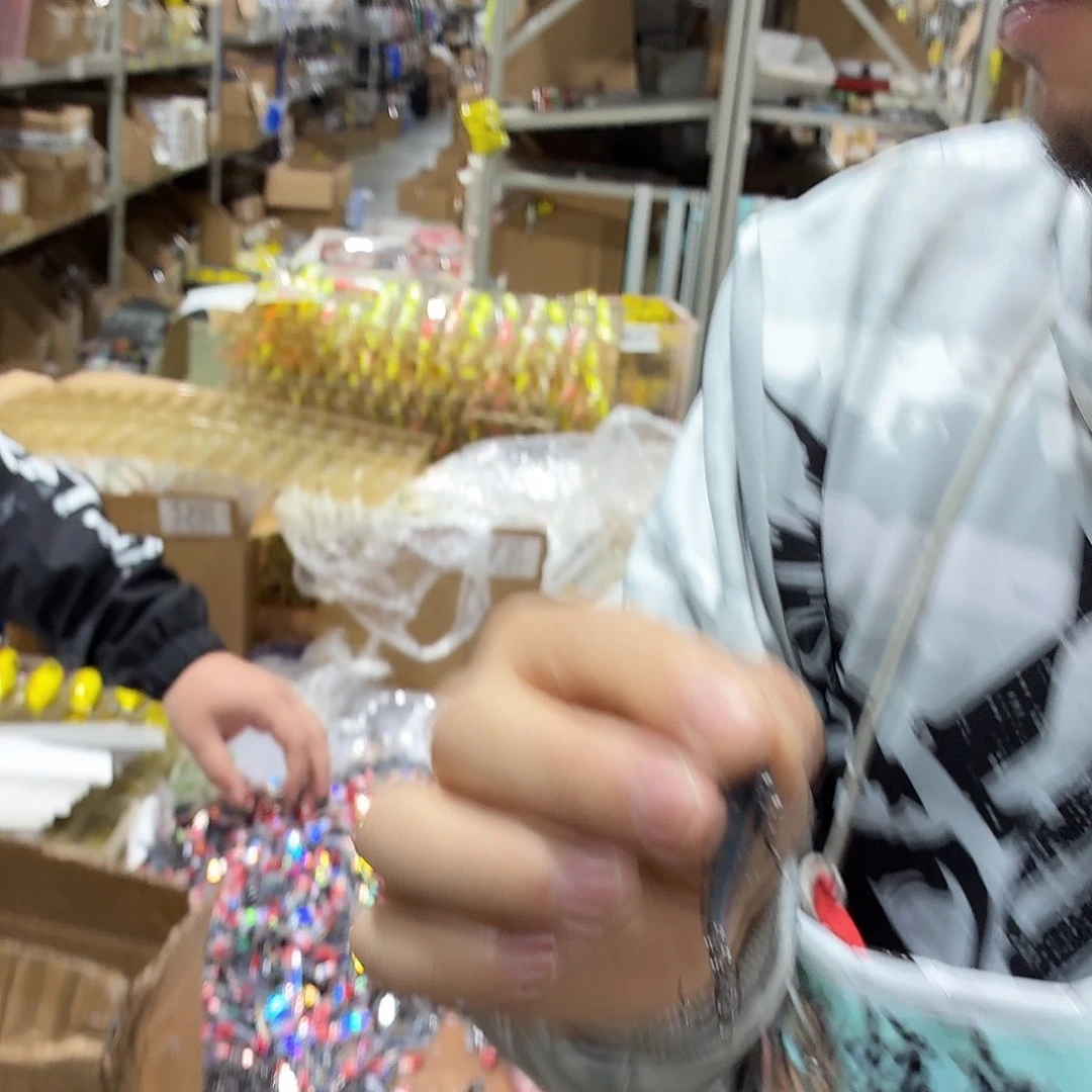 T142-10个颜色随机4克