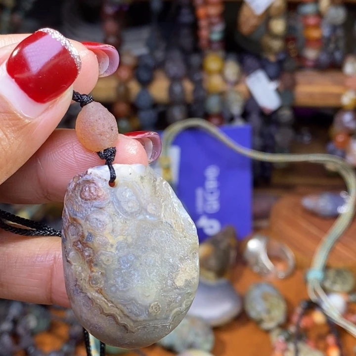 玛瑙/玉髓珠宝半成品未镶嵌是***_