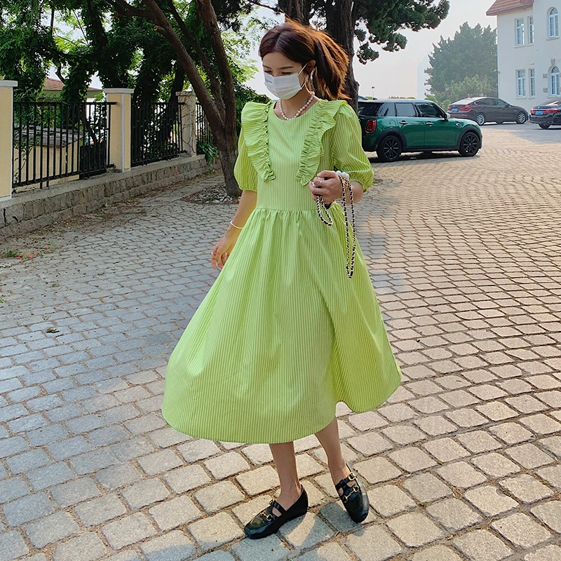 条纹绿色泡泡袖连衣裙女2025夏季新款减龄百搭显瘦少女风穿搭裙子