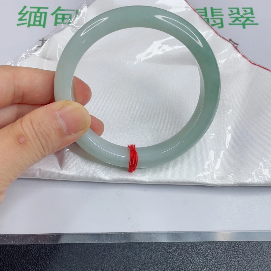 猫***墩翡翠未镶嵌手镯翡翠手镯