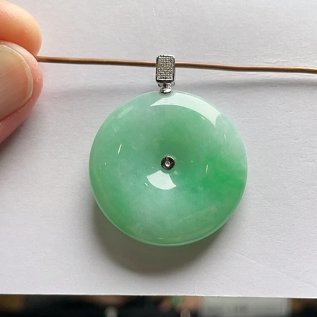 【闪购商品】吊坠(不含链)18K金镶嵌翡翠