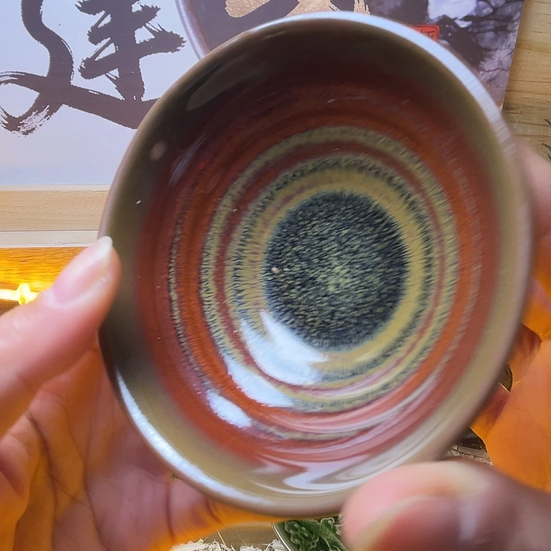 茶盏在你面前装着别人一样东西还