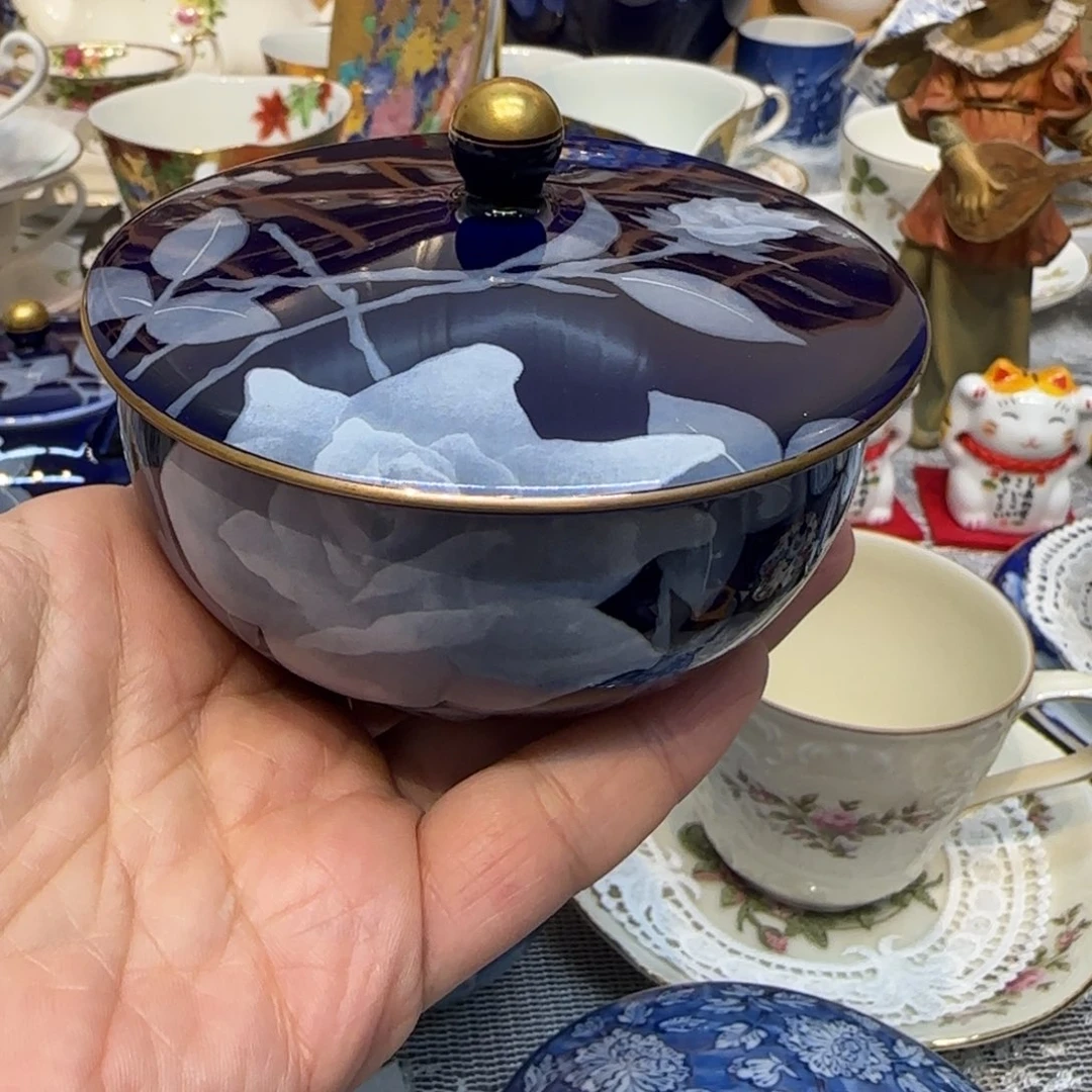 咖啡杯里的咖啡是我的最