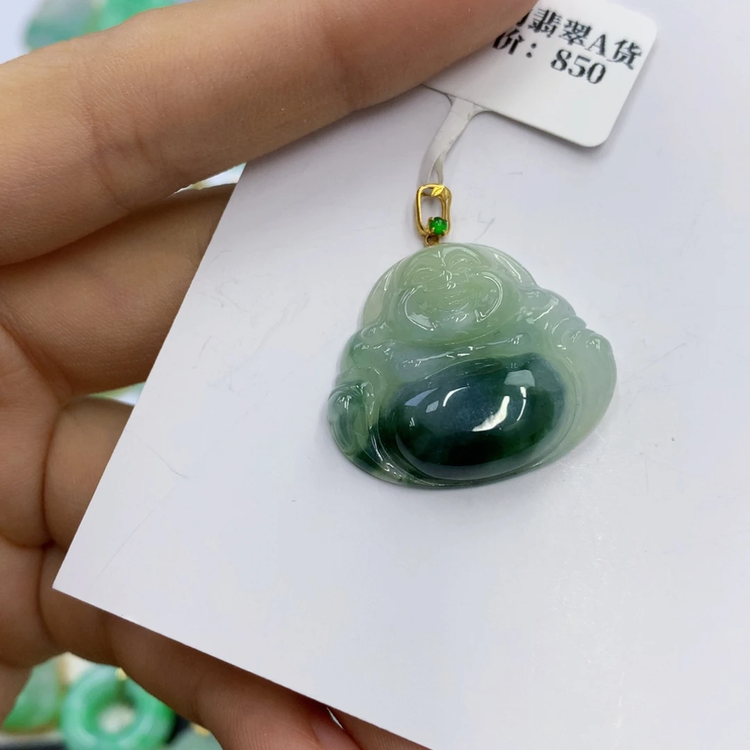 翡翠18K金镶嵌颈饰翡翠