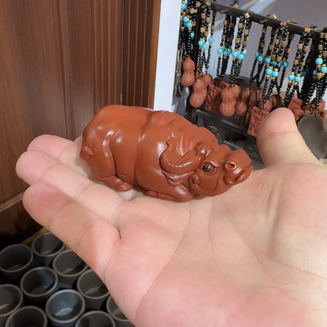 紫砂茶壶牛气冲天