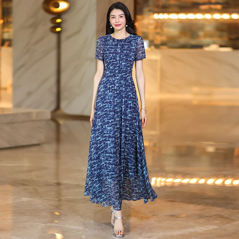夏季长裙碎花显瘦连衣裙修身复古气质轻奢大摆波西米亚沙滩度假裙