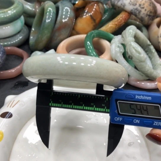 未镶嵌石英质玉珠宝半成品18