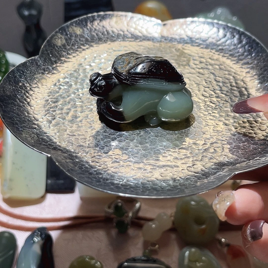 和田玉未镶嵌颈饰籽黑皮乌龟
