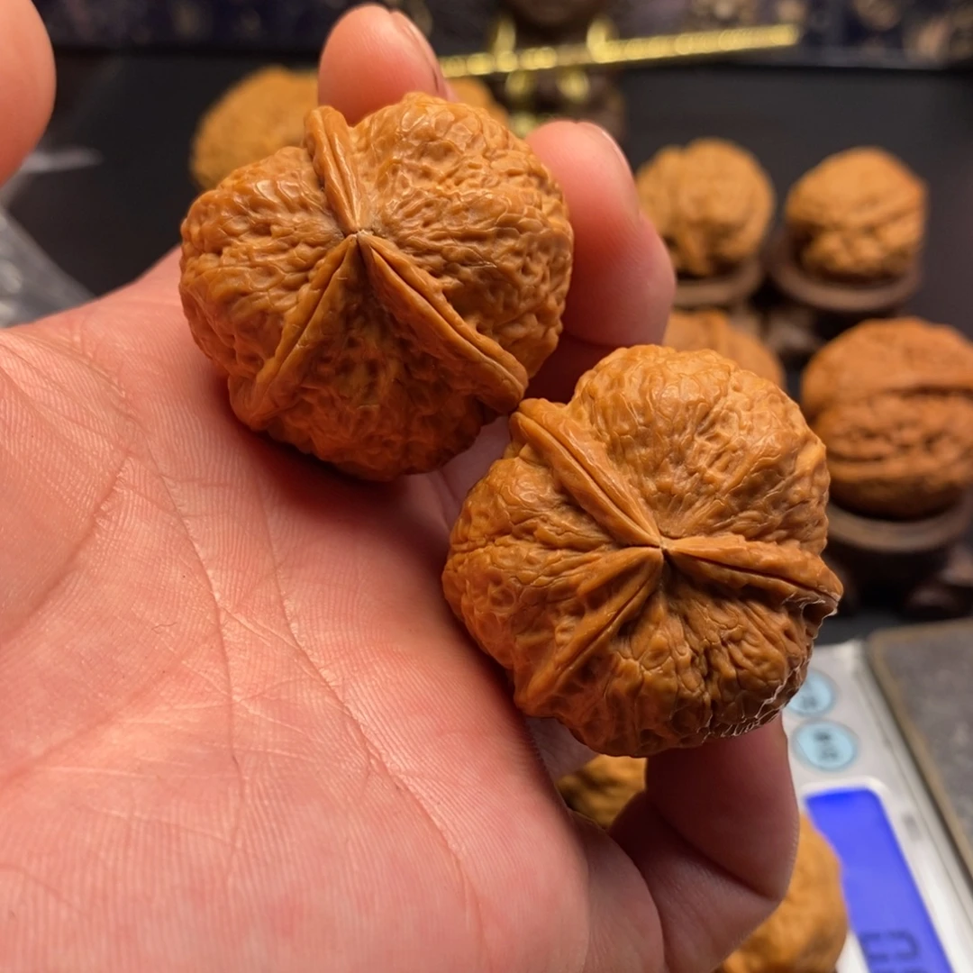 把件文玩核桃铁皮三愣