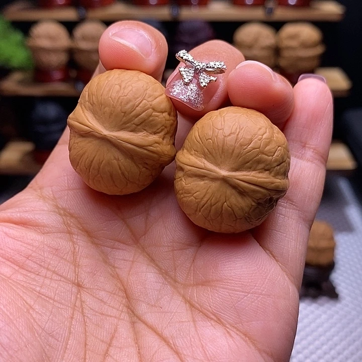 文玩核桃把件晶玉1