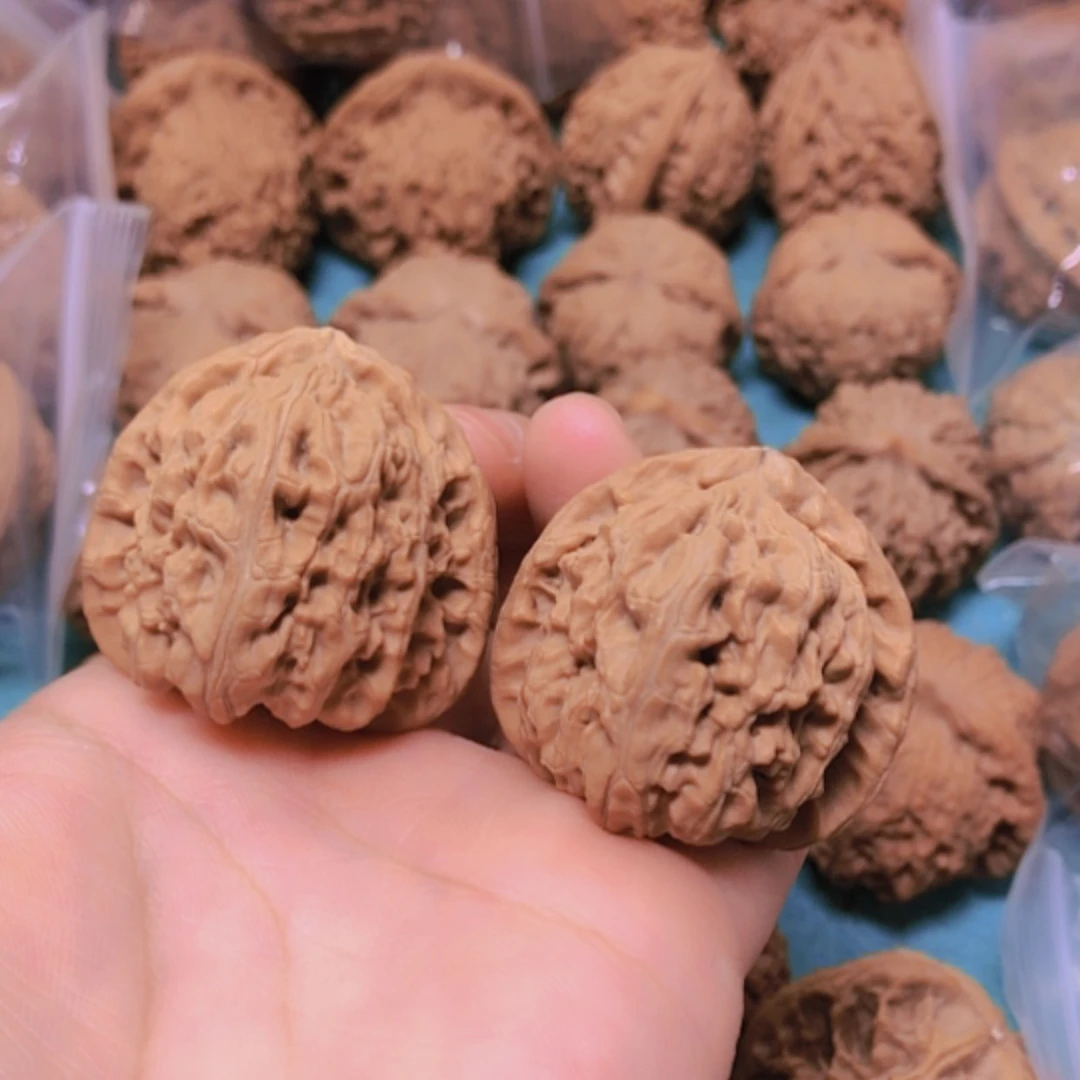 【闪购商品】摆件核桃37白狮子修尖