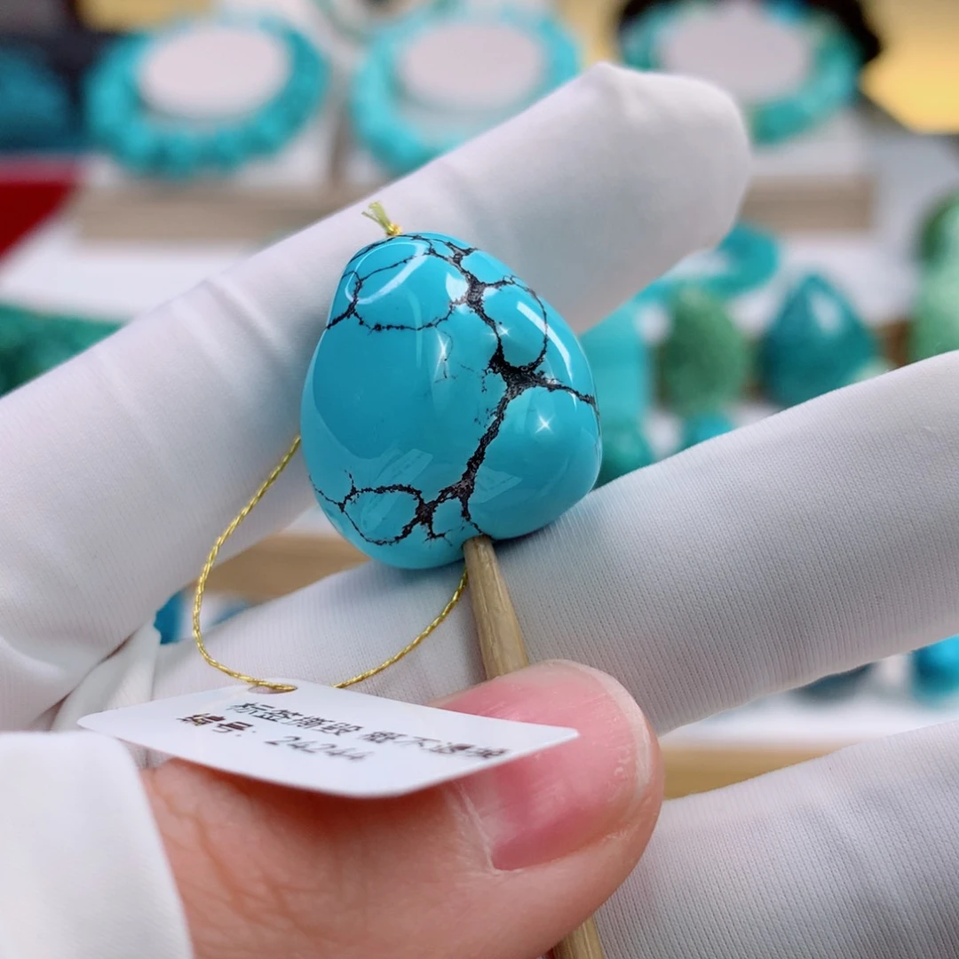 未镶嵌绿松石颈饰