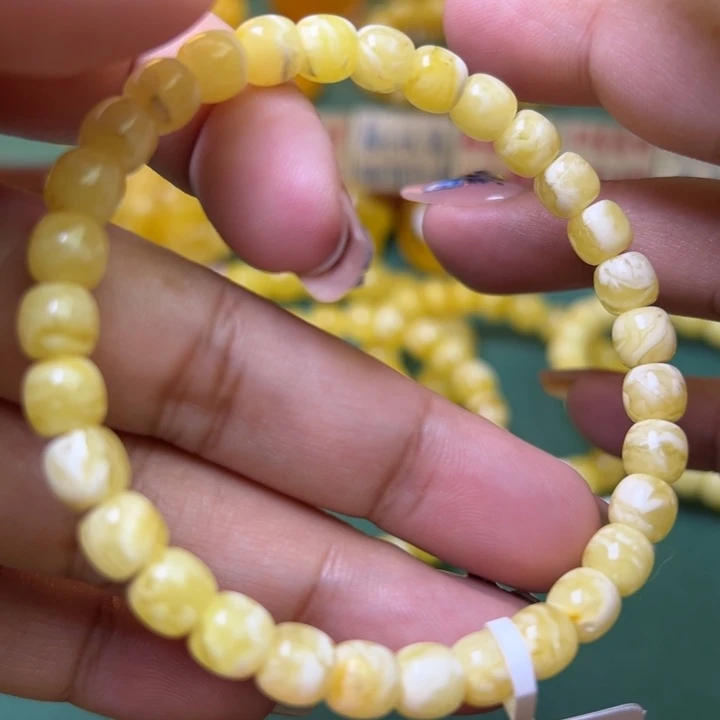 蜜蜡未镶嵌珠宝奇石