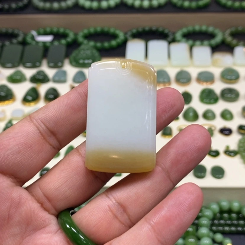【闪购商品】颈饰未镶嵌和田玉（碧玉）逆***生